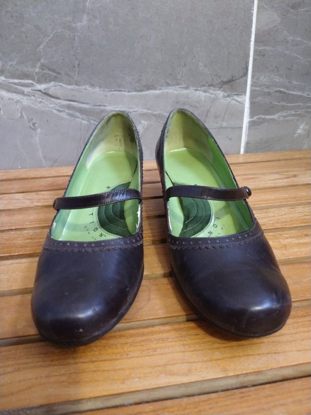 Kenneth Cole REACTION Mary Jane Pumps Size 9.5 M, Espresso/Dark Brown